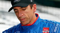 Pilota IndyCar trefil do hlavy kus vozu! Je v kritickém stavu