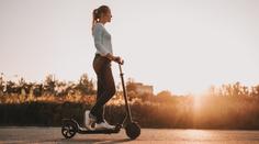 Elektrokoloběžky se staly světovým hitem. Kolik s nimi můžete denně ušetřit času? Prozradí Vzdusin.cz