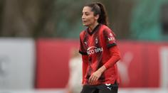 Fotbalistka AC Milán udivila fanoušky. Sama si zašila krvácející ránu na noze