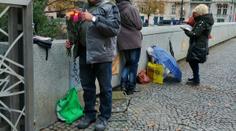 Fanoušci na loučení s Gottem čekají přes noc. Přišli i 17 hodin dopředu