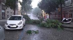 Znovu udeřily velmi silné bouřky. Přívalový déšť a krupobití bičovaly Česko