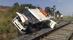Řidiče hazardéra smetl na přejezdu motorák