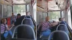 Čtyři Rusky zmlátily opilce, který napadl revizorku v tramvaji. VIDEO