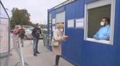 Evropské státy se bojí omikronu, zpřísňují drasticky opatření. I pro očkované