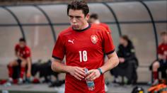 Dvořil se mu i Nedvěd. Je divné ho vidět v jiném dresu, říká Buffon o synovi