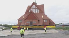 Kostel musel ustoupit těžbě železa. Jeho přesun trval dva dny