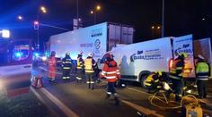 Dodávka nezabrzdila za kamionem, řidič neměl šanci přežít
