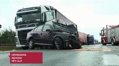 VIDEO: Hromadná dopravní nehoda pěti aut