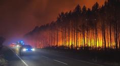 Obří lesní požáry ve Francii. Úřady musely evakuovat tisíce lidí