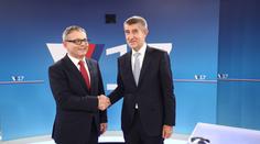 Příjezd lídrů na Novu: Babiš dorazil dřív, Zaorálek si dal na čas