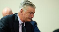 Baldwin do vězení nepůjde. Soud zrušil hercovo obvinění za smrt kameramanky