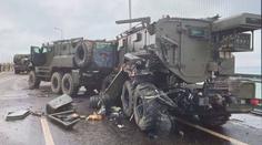 Rusové přišli o čtyři obrněná vozidla. Srazila se na Krymském mostě