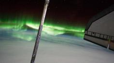 ÚCHVATNÉ FOTO! Polární záře pohledem kosmonautů! PŘÍMÝ PŘENOS Z ISS