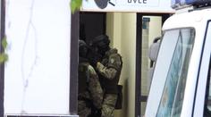 Před lety tu mladík vyvraždil rodinu, teď byla policie v domě hrůzy znovu