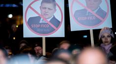 Demonstrace před slovenským úřadem vlády. Opozici vadí zrušení speciální prokuratury