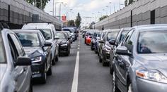 Cestování na Velikonoce bude peklo, varují úřady. Čekejte zácpy a zpoždění