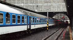 SMRT POD KOLY VLAKU: Žena nejspíš skokem pod soupravu spáchala sebevraždu!