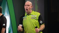 Michael van Gerwen neměl slitování, na MS smetl Hurrella ve třech setech