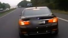 Vybržďovač s protekční značkou ohrozil autobus plný lidí! VIDEO
