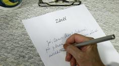 Babičky pozor! Je levnější majetek potomkům darovat, než je nechat dědit