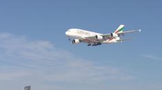 V Česku přistálo letadlo Emirates z Dubaje. Na palubě byly stovky Čechů