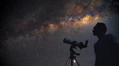 Vzácná nebeská podívaná. Pouhým okem bude možné vidět pět planet najednou