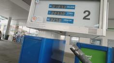 Pumpa načítala peníze na stojanu i po dotankování paliva! VIDEO jako důkaz
