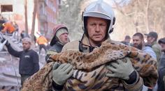 Rusko v den Putinových narozenin provedlo masivní útok. Následky na Ukrajině jsou tragické
