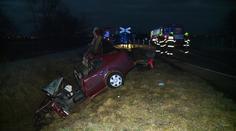 Tragédie u Čáslavi. Auto narazilo z boku do vlaku. Řidič nepřežil
