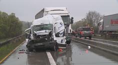 Hromadné nehody zablokovaly D1. Uzavřena byla téměř 11 hodin