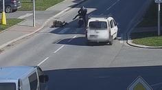 Motorkář na Náchodsku srazil chodce. Na silnicích bude rušněji, varuje policie