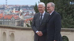 S premiérem Petrem Fialou se setkal americký exprezident Bill Clinton