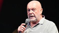 Slavný slovenský zpěvák měl vážnou nehodu. Zraněný skončil v nemocnici