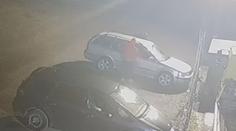 Policie vyšetřuje mladíka z krádeží a vloupání. Ukradená auta měl pokaždé poničit