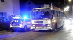 Autobus srazil chodce. Ten zemřel