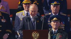 Invaze na Ukrajinu je nutná obrana, tvrdil Putin na oslavách konce II. světové války