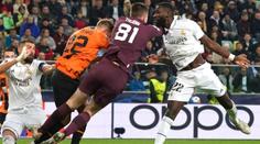 Postup vykoupený krví. Stoper Realu Madrid při gólu riskoval vážné zranění