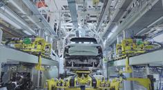 Státy EU se bouří proti omezení prodeje spalovacích motorů