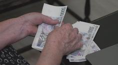 Důchodkyni měla zlodějka ukrást z kabelky stovky tisíc. Hned je začala utrácet