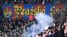 Fanoušek v derby zranil otce se synem. Hrozí mu osm let vězení