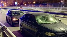 Chtěla v noci přejít silnici na Nuselském mostě, srazilo ji auto