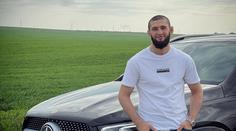 UFC hvězda měla nehodu! Nabourala luxusní auto od čečenského vůdce