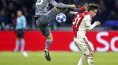 Krvelačný Müller! Soupeři rozpáral hlavu, vyloučení nechápal. VIDEO