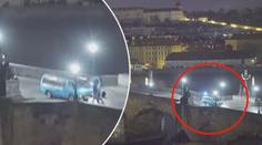 Karlův most blokují auta. Protest proti vládě má mít na svědomí youtuber