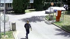 Krádeže v nemocnici: Pomozte identifikovat muže na fotce!