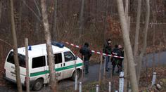 Chodec našel v lese mrtvolu muže, policisté po něm pátrali čtyři měsíce