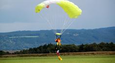 Paraglidista se zřítil a poranil si páteř