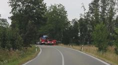 Motorkářka na Vysočině narazila do stromu. Policie hledá svědky nehody