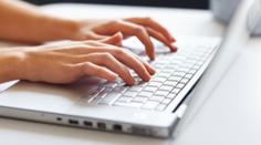 Lidé nakupují přes internet čím dál méně. Loni klesl obrat e-shopů o 6 procent