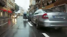 Znáte holandský chvat? Jednoduchý trik chrání cyklisty i dveře od auta